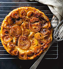 Tatin d'oignons à la moutarde