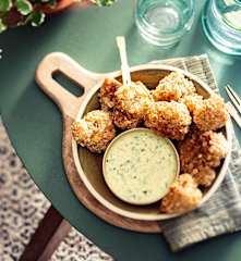 Nuggets végans et sauce aux herbes
