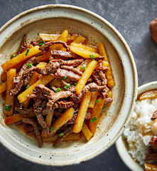 牛肉丝炒土豆条