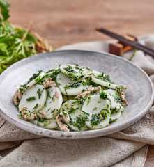 荠菜肉丝炒年糕