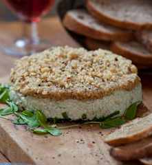 Aperitivo de queso azul y nueces