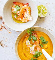 Soupe froide à la carotte et crevettes au citron vert