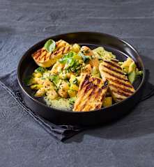 Melonensalat mit Joghurt und Halloumi