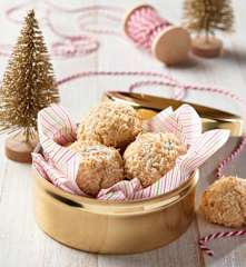Boules d'amour (Coconut Snowballs)