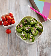 Ruladă verde din omletă, cu jambon