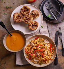 Menu: Creme de grão e tomate, massada de peixe e queques de maçã