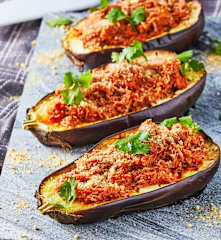 Berenjenas rellenas de carne deshebrada