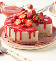 Veganer New York Cheesecake mit Beerentopping