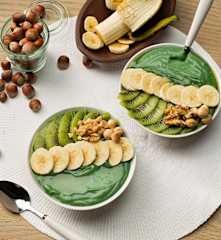 Smoothie bowl z kiwi i spiruliną