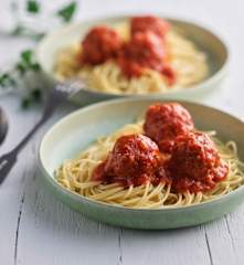 Meatballs with Tomato Sauce and Pasta