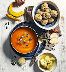 Crema di zucca e carote, polpette di vitello e contorno di topinambur