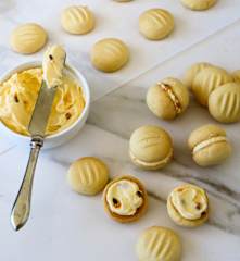 Melting moments with passionfruit cream