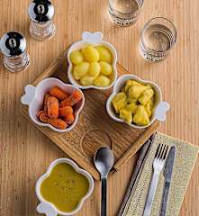 Crema di verdure, pollo con salsa supreme e carote novelle (per 2 persone)