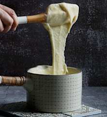 Aligot (Cheesy Mashed Potato)