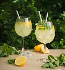 Limoncello spritz