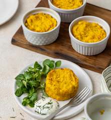 Cremige Karotten-Polenta-Küchlein