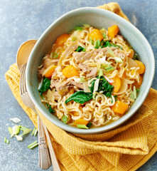 Mijoté de butternut au bœuf et aux nouilles