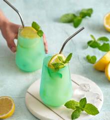 Bezalkoholowy drink cytrynowo-miętowy