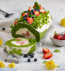 Rolada leśny mech z kremem cytrynowym