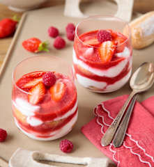 Entremets fraise-framboise comme un tiramisu