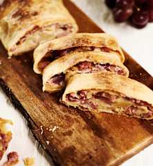 Strudel à la saucisse et aux raisins