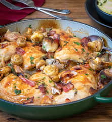 Coq au vin blanc with mashed potato