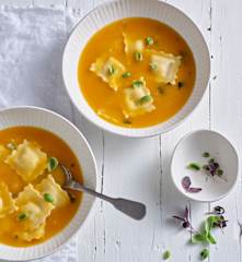 Crema di zucca con ravioli