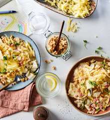 Fleckerl mit Birnen-Speck-Sauce und Bergkäse