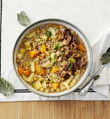 Minestra di grano saraceno con zucca e porri