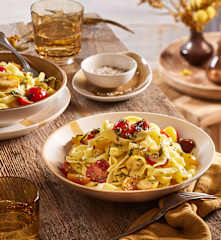 Safran-Tagliatelle in Butter-Weißwein-Sauce