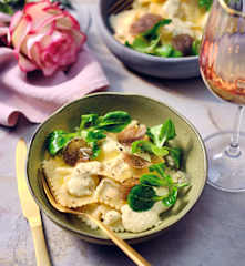 Trüffel-Agnolotti mit Burrata-Creme