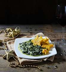 Stelle di polenta con spinaci filanti