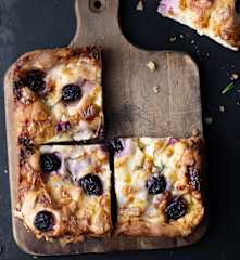 Focaccia uva e Taleggio (senza glutine)