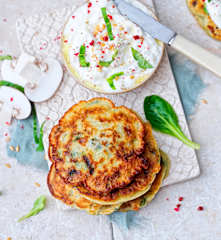 Pancakes aux champignons, mâche et ricotta