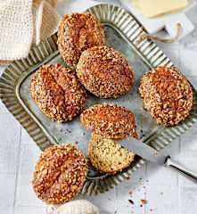 Low Carb Nussbrötchen