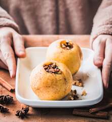 Pommes cuites aux épices et aux noix