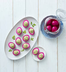 Beetroot and avocado eggs