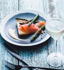 Financiers salés aux asperges et saumon sauce agrume