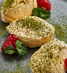 抹茶奶油奶酪配覆盆子