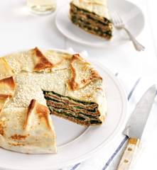 Pudim de crepes com bolonhesa e espinafres