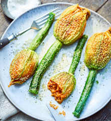Gefüllte Zucchini-Blüten