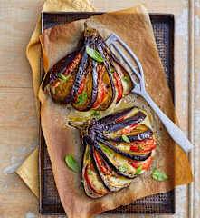 Millefeuilles d'aubergine, tomate, jambon cru et mozzarella