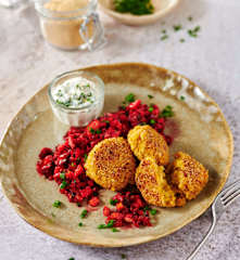 Amaranth-Bratlinge mit Rote-Bete-Rohkost