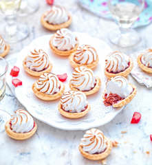 Minitartelettes rhubarbe-framboise meringuées