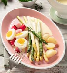 Spargel mit Heurigen und Joghurthollandaise