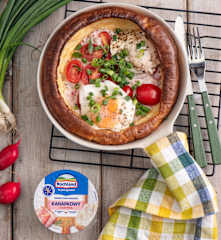 Wytrawny naleśnik dutch baby z serem kanapkowym