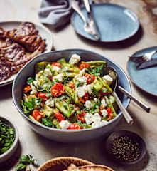 Bohnensalat mit Lammkoteletts