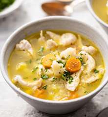 Sopa de coliflor y pollo