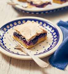 Heidelbeerkuchen mit Baiserhaube (Ciasto jagodowe z bezą)