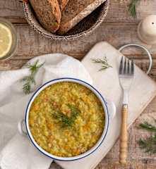 Duszona młoda kapusta z boczkiem